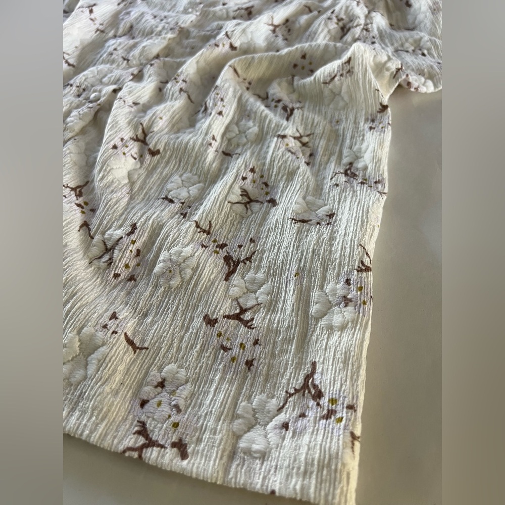 Floral Button-Up V-Neck Top - Picture 2 of 5